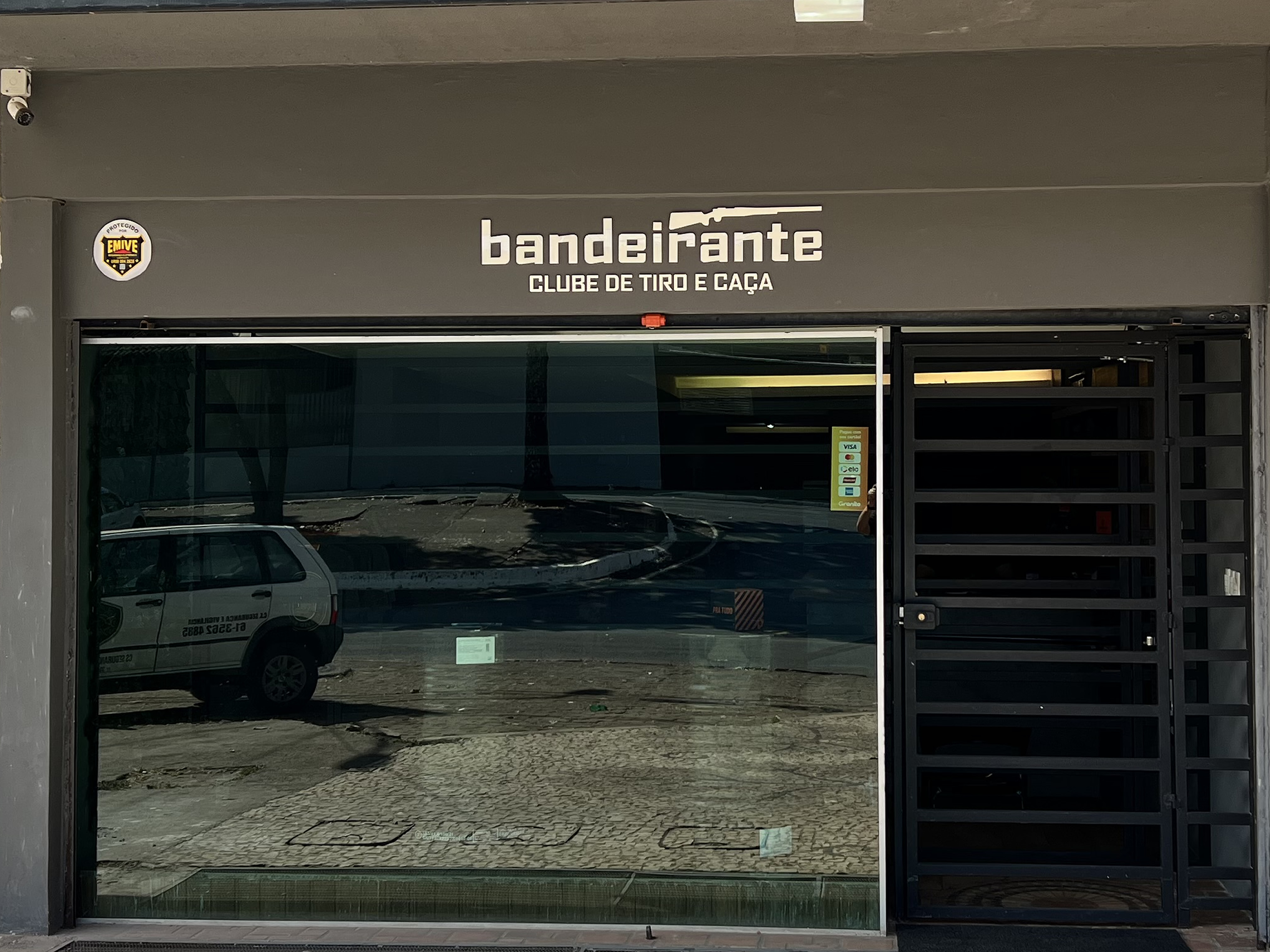 Fachada Bandeirante